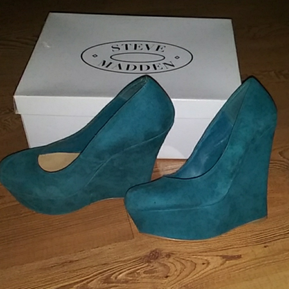 Shoes - Picture 2 of 6